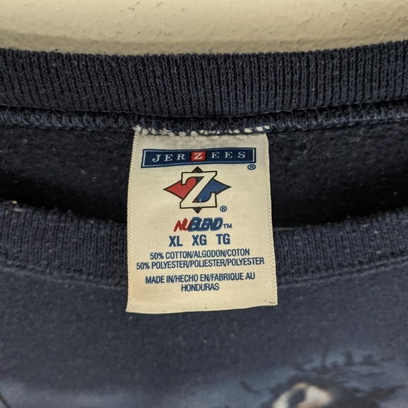 Early 2000s Outdoorsy Nature Oversized Wolf Graphic Sweatshirt - Picture 8 of 10